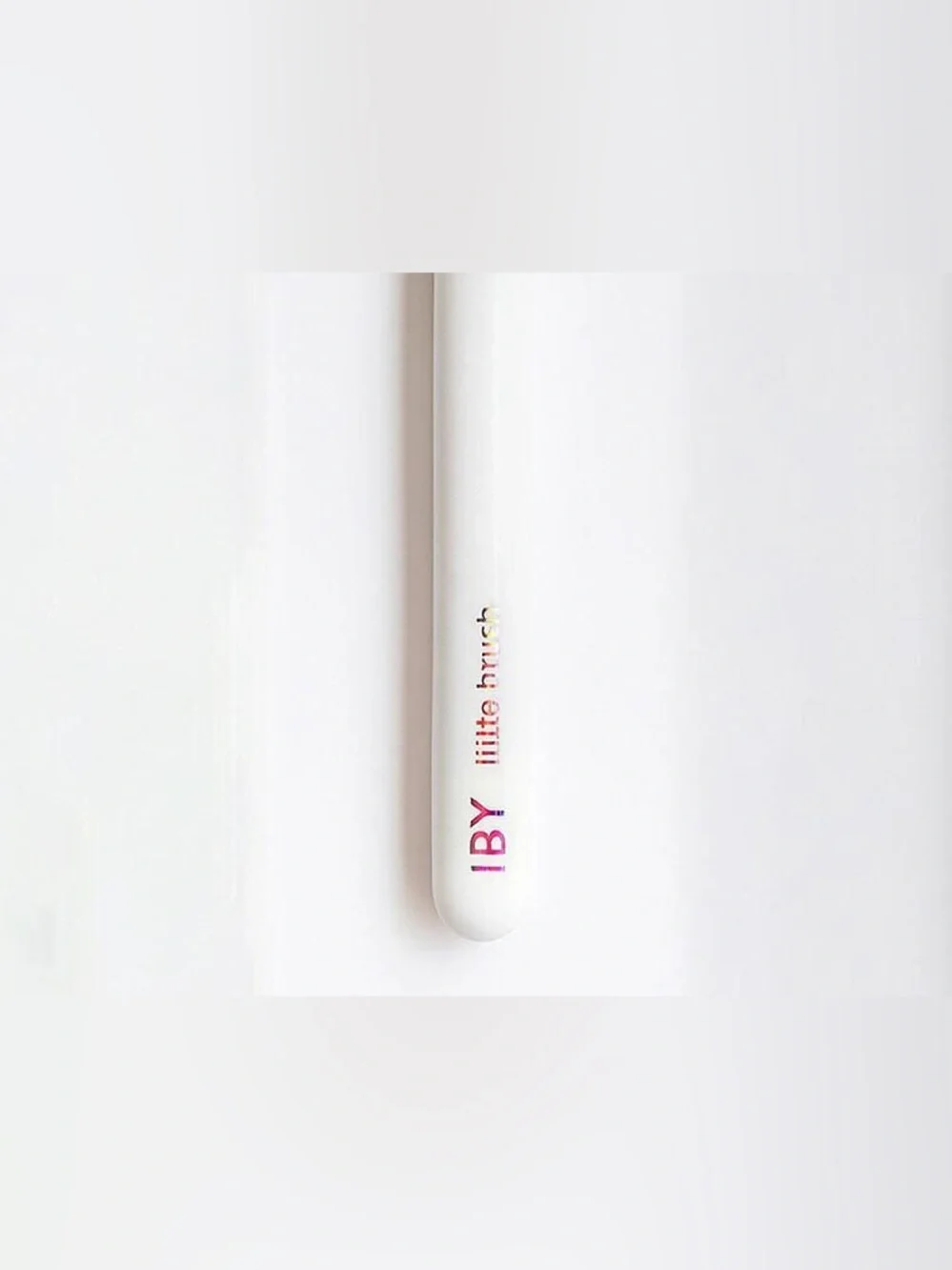 IBY BEAUTY Hilite Powder Brush